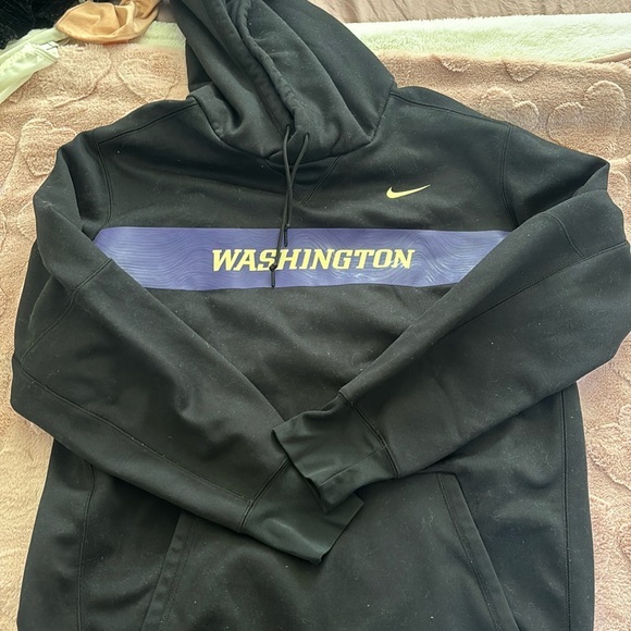 UW black Nike hoodie - Picture 1 of 4